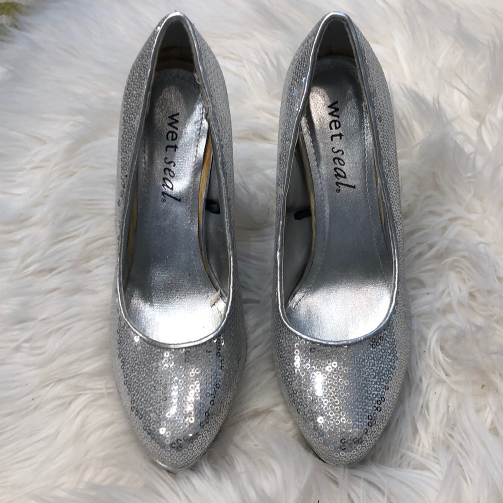 Women’s wet seal shoes